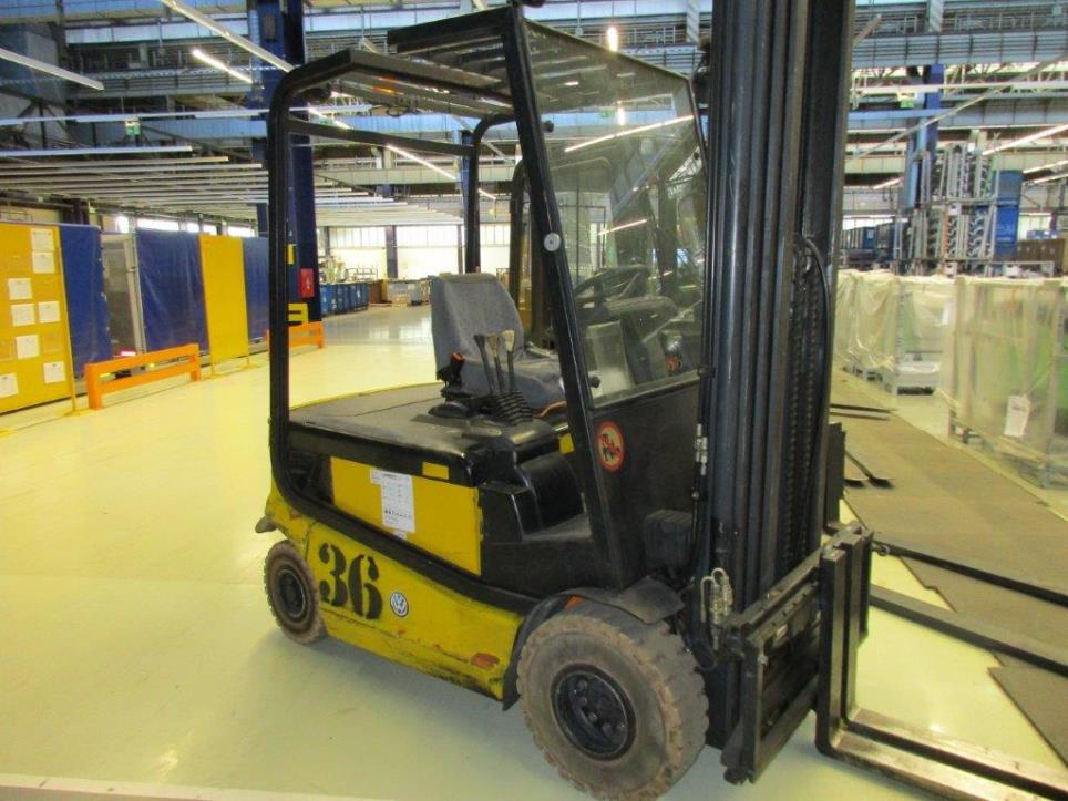 Nowe i używane części zamienne i maszyny (1 500 części łożyskowych: hydraulika, robotyka, pneumatyka i automatyka)-4